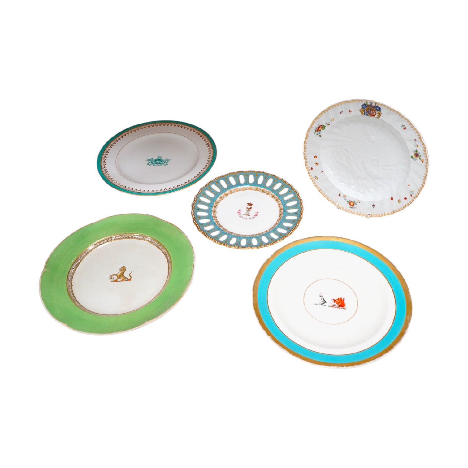 Five mixed 19th and 20th century armorial plates, including Royal Worcester, Spode and a Nelson Rockefeller collectors plate, largest 27cm diameter. Condition - two have gilded bands worn and one scratches to green glazi